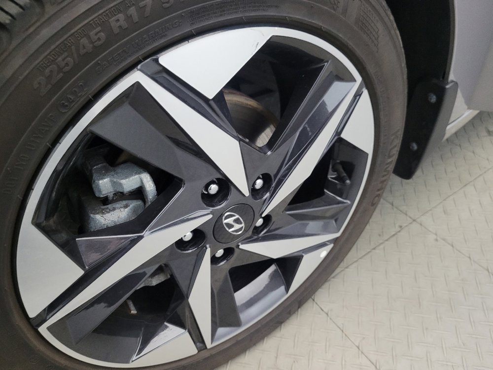 Used 2023 Hyundai Elantra SEL w/ Convenience Package image 31