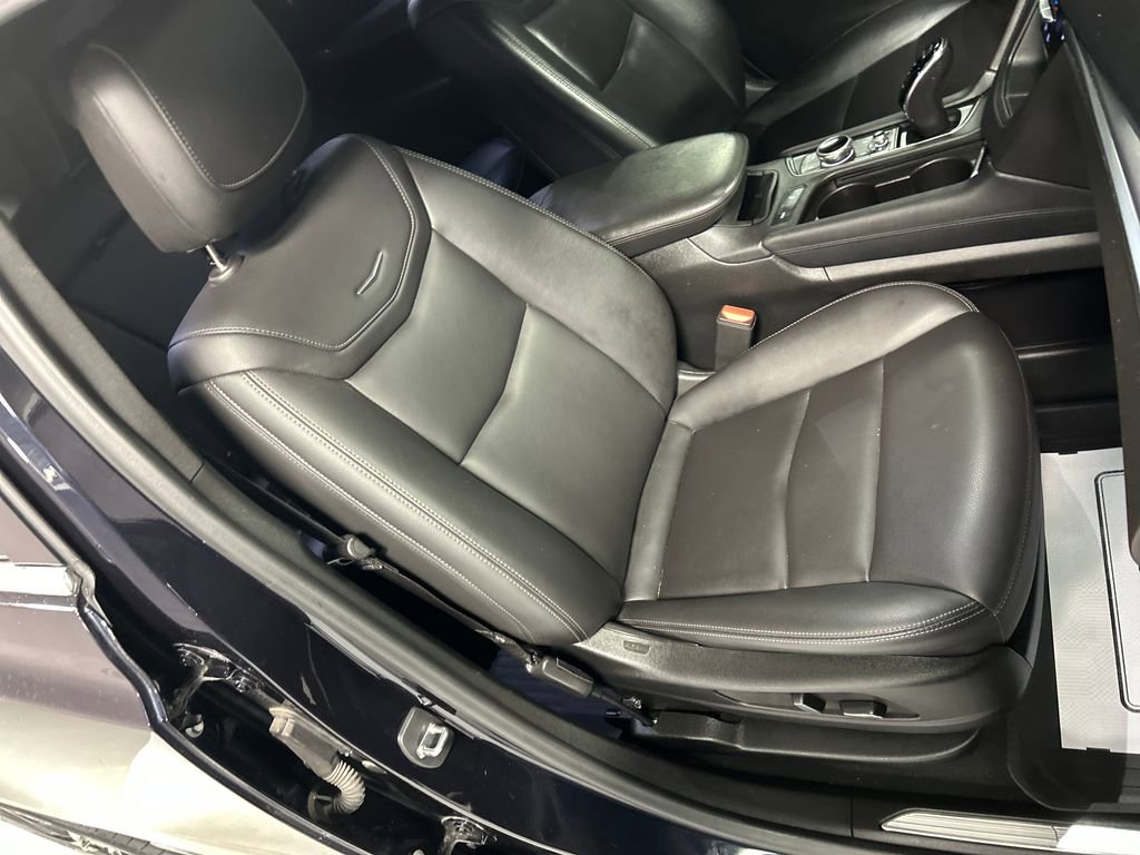 Used 2022 Cadillac XT5 Luxury w/ LPO, ONYX Package image 25