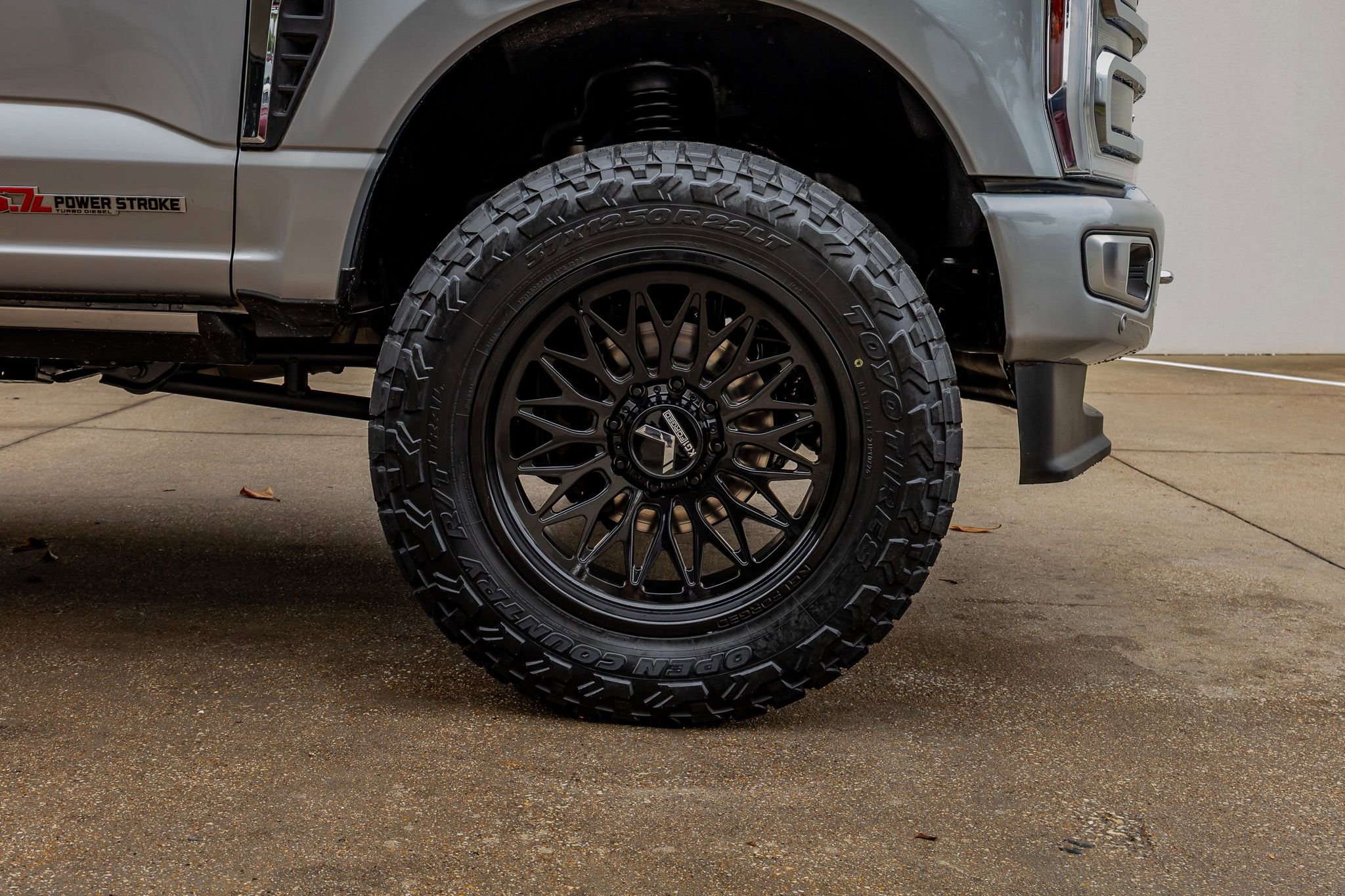 Used 2024 Ford F250 Limited w/ FX4 Off-Road Package AWD/4WD image 12