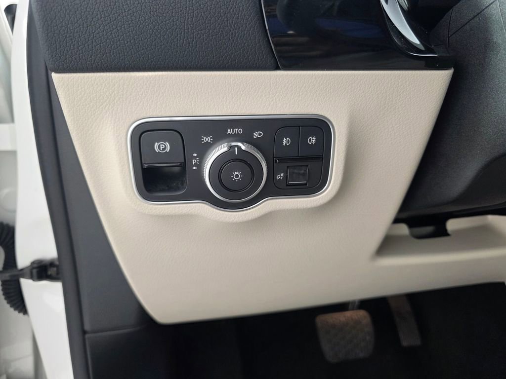 Certified 2025 Mercedes-Benz GLA 250 image 23