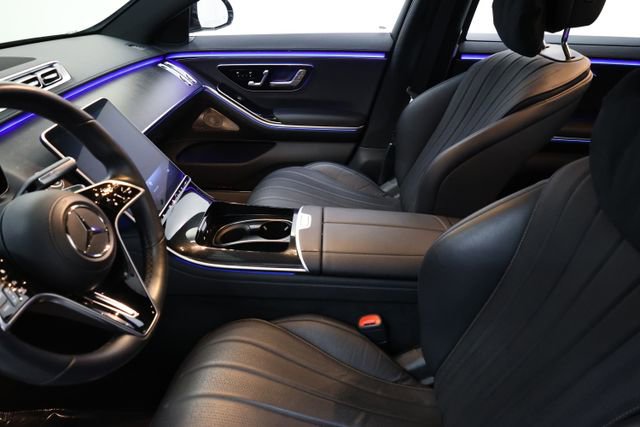 Used 2022 Mercedes-Benz S 580 4MATIC Sedan w/ AMG Line Package image 95