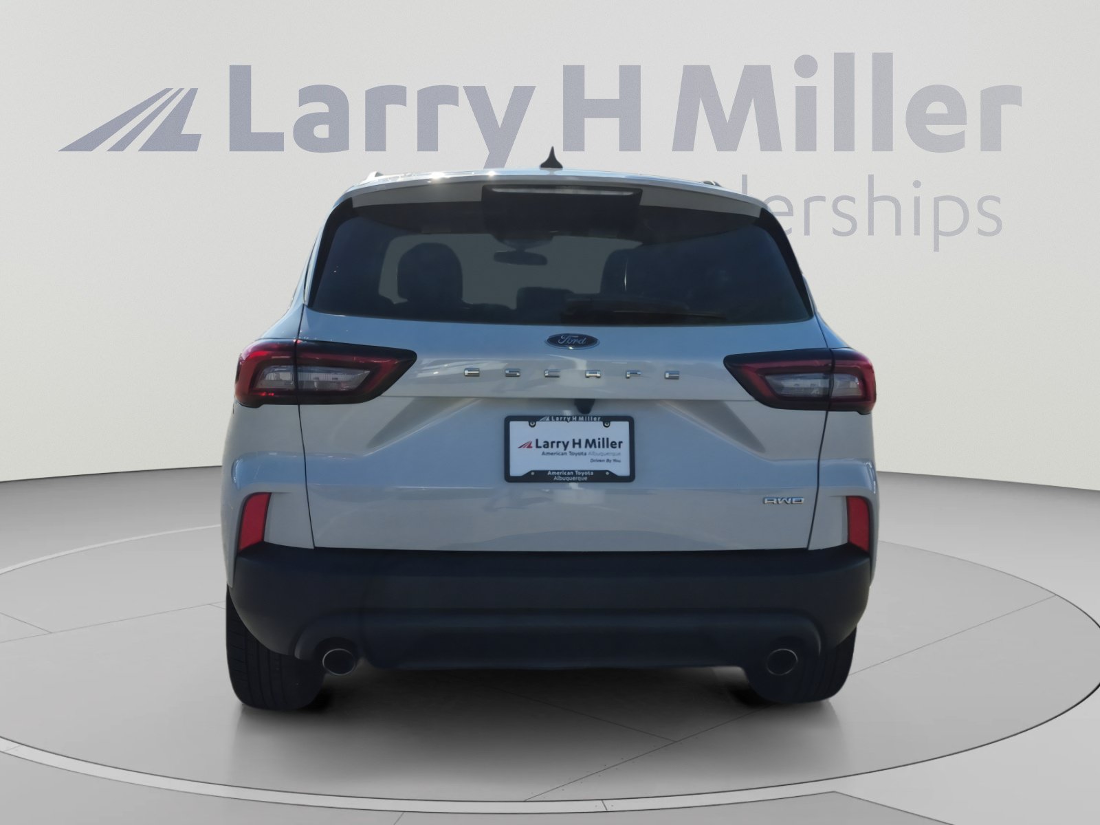 Used 2025 Ford Escape ST-Line Select AWD/4WD image 4