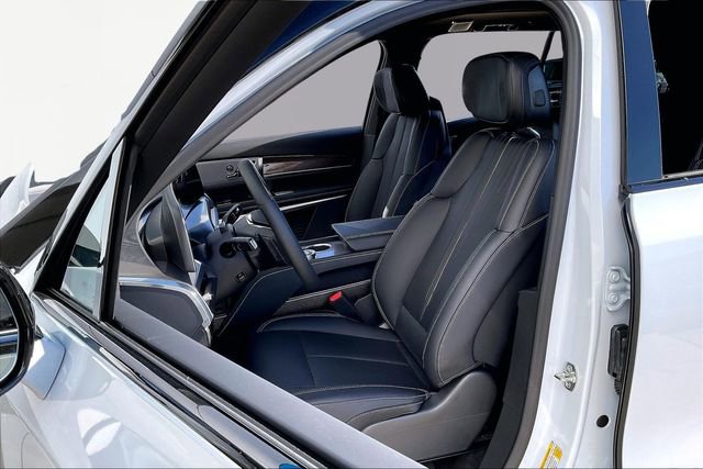 New 2026 Cadillac Vistiq Sport image 10