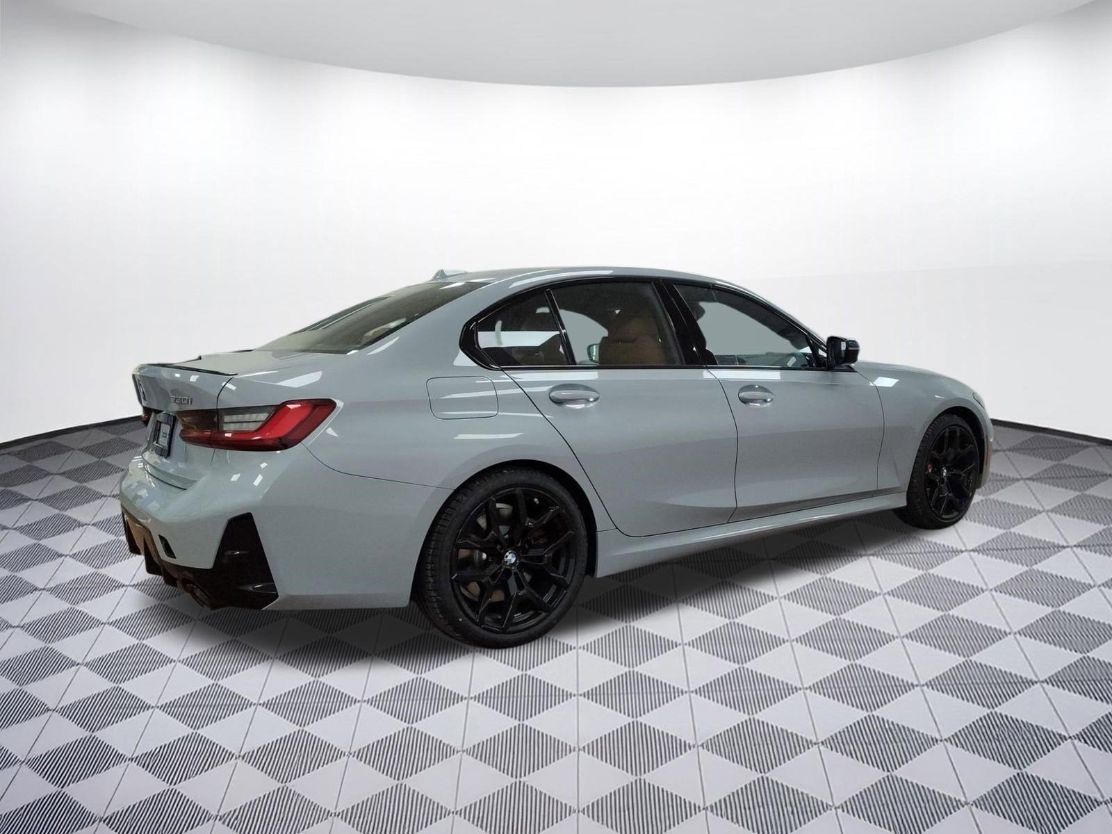 Used 2026 BMW 330i Sedan w/ M Sport Package RWD image 8