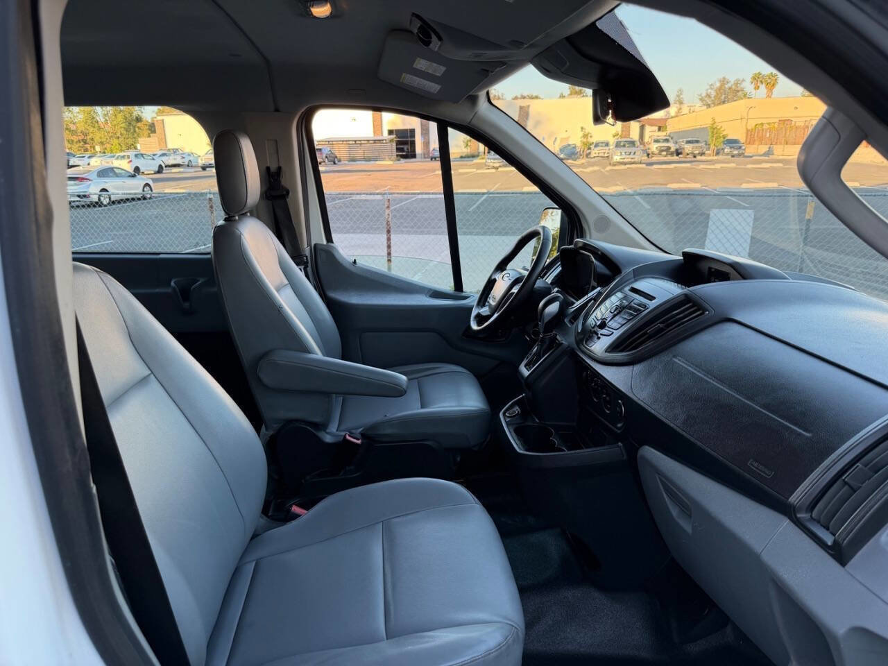 Used 2017 Ford Transit 350 XL image 24