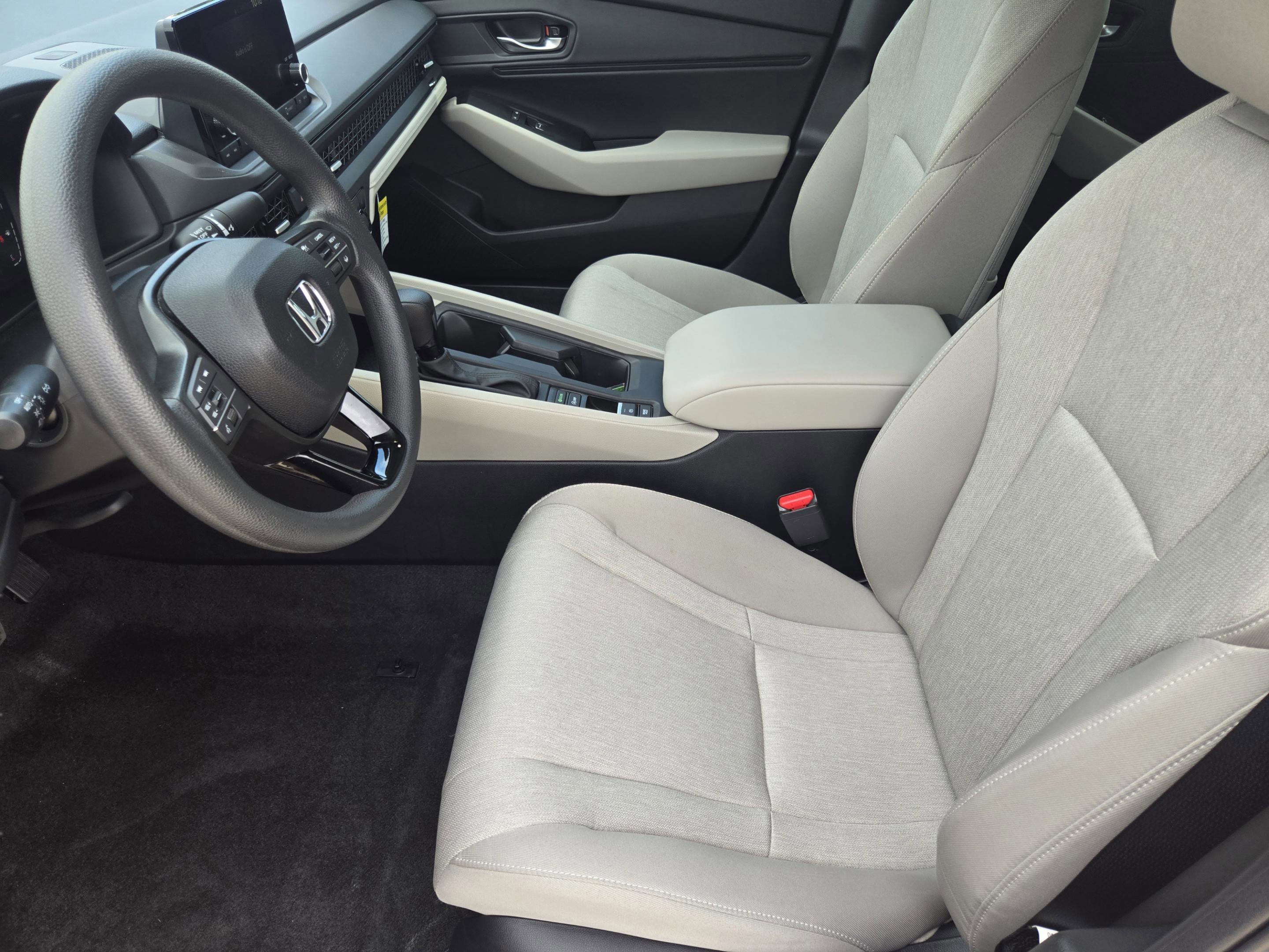 Certified 2025 Honda Accord SE image 9