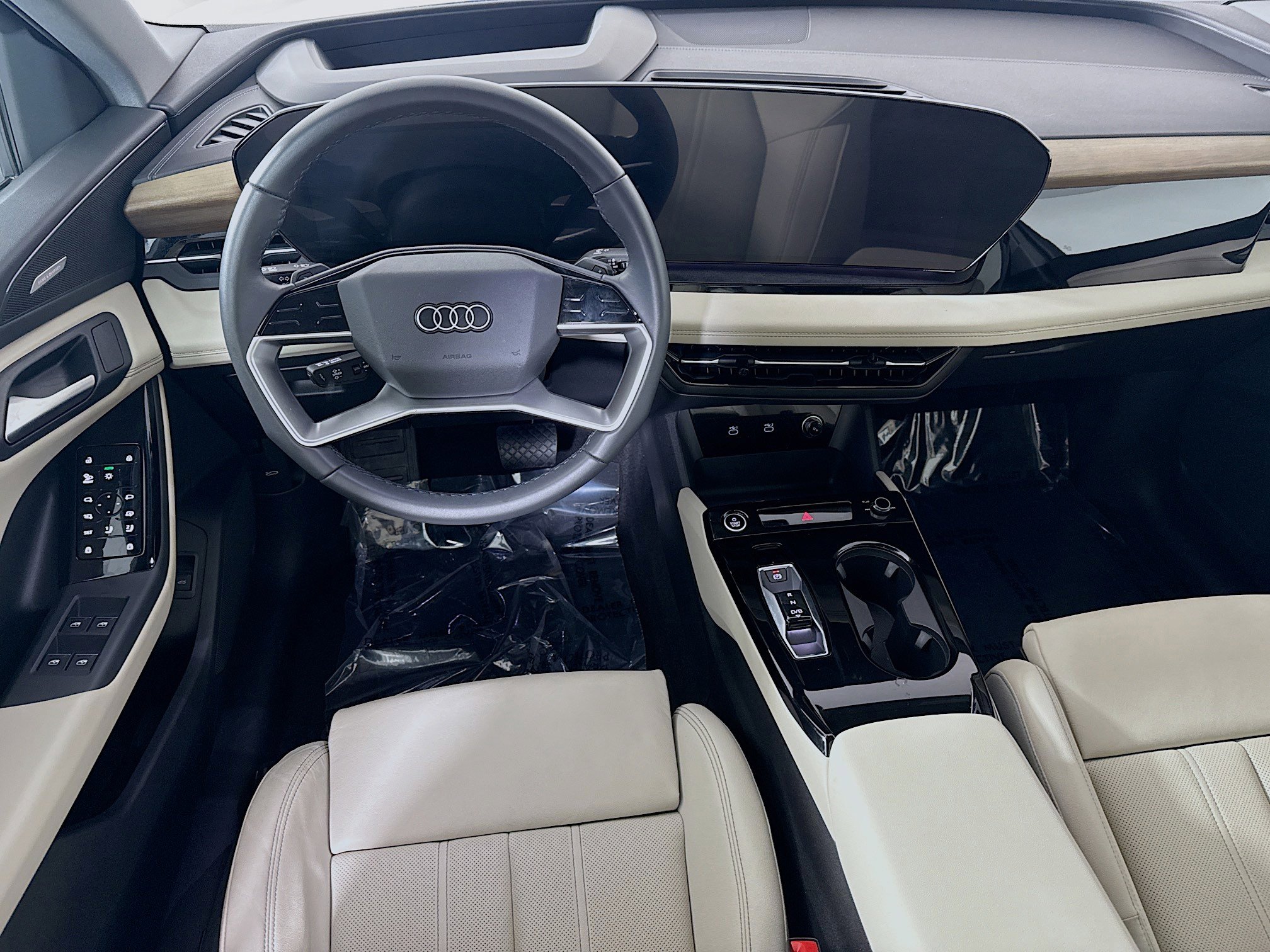 Used 2025 Audi Q6 e-tron Premium Plus image 15