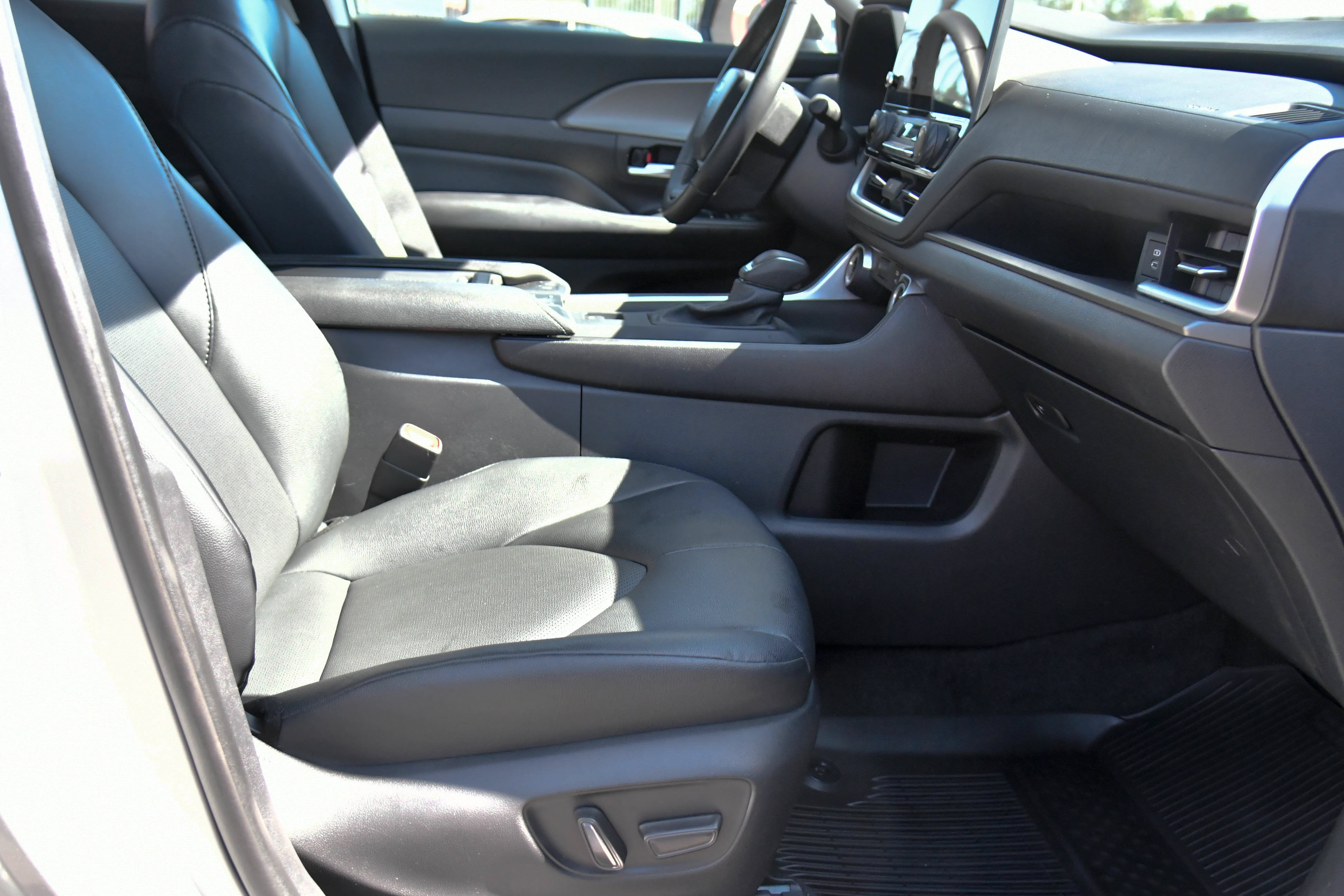 Used 2024 Toyota Grand Highlander FWD image 52