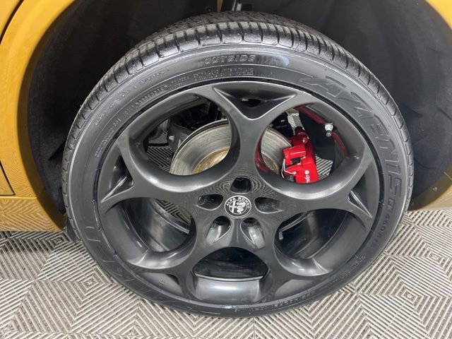 Used 2022 Alfa Romeo Stelvio Veloce AWD/4WD image 10