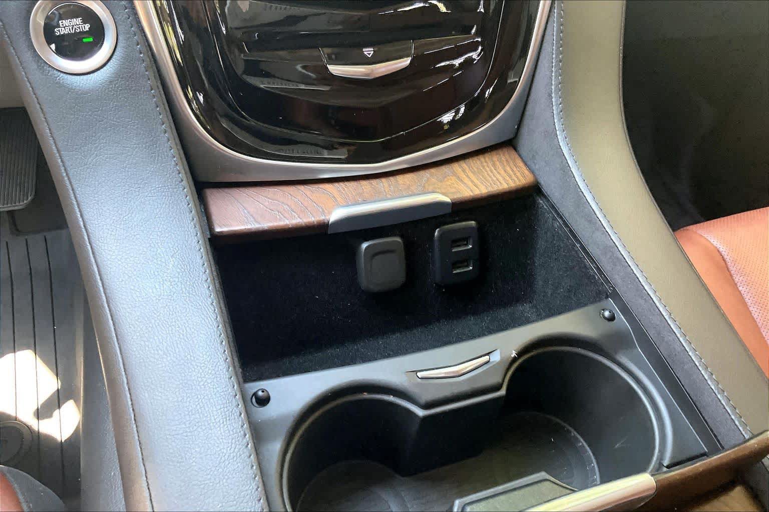 Used 2020 Cadillac Escalade Premium Luxury AWD/4WD image 36