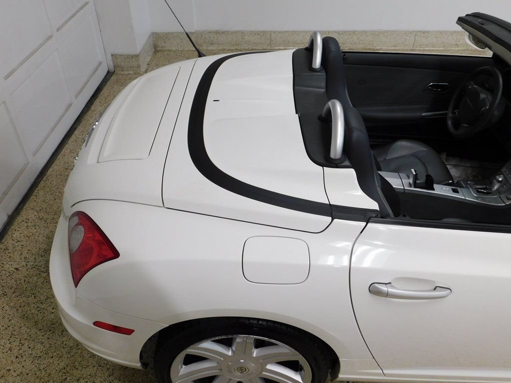 Used 2005 Chrysler Crossfire Limited RWD image 17