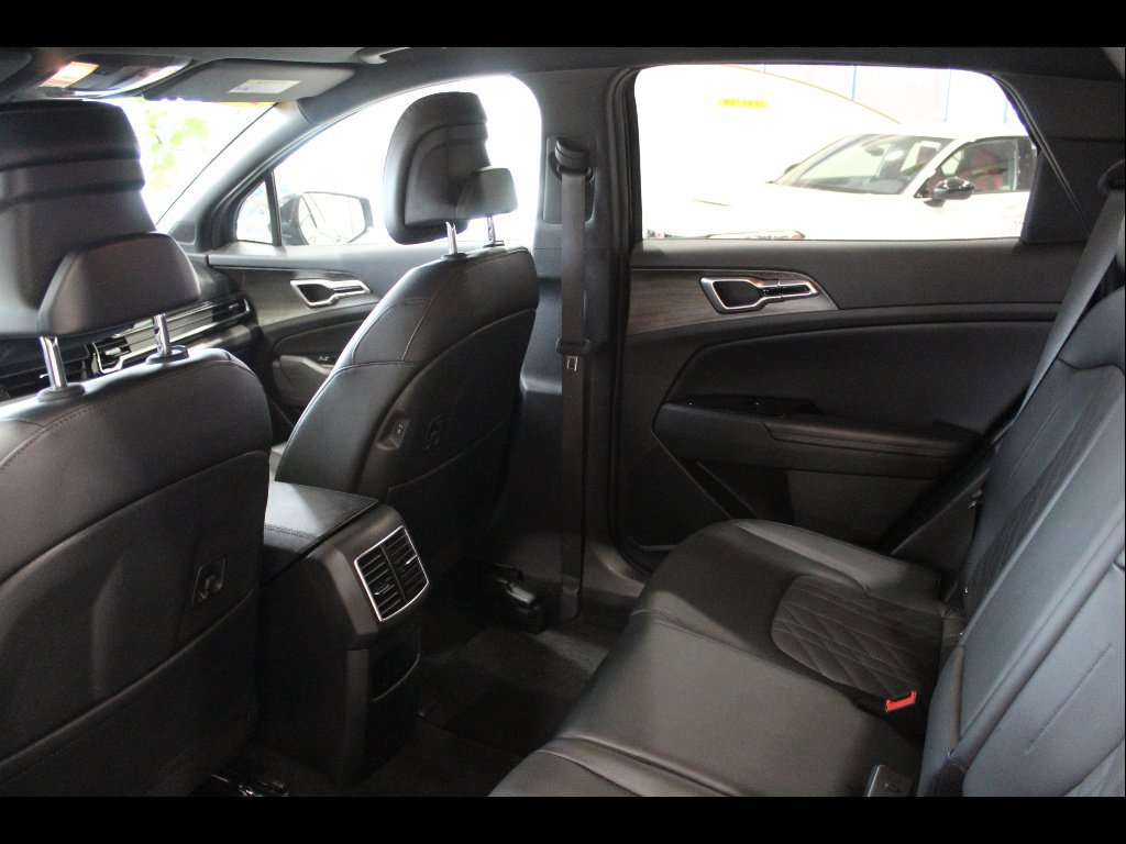 Used 2024 Kia Sportage X-Line AWD/4WD image 16