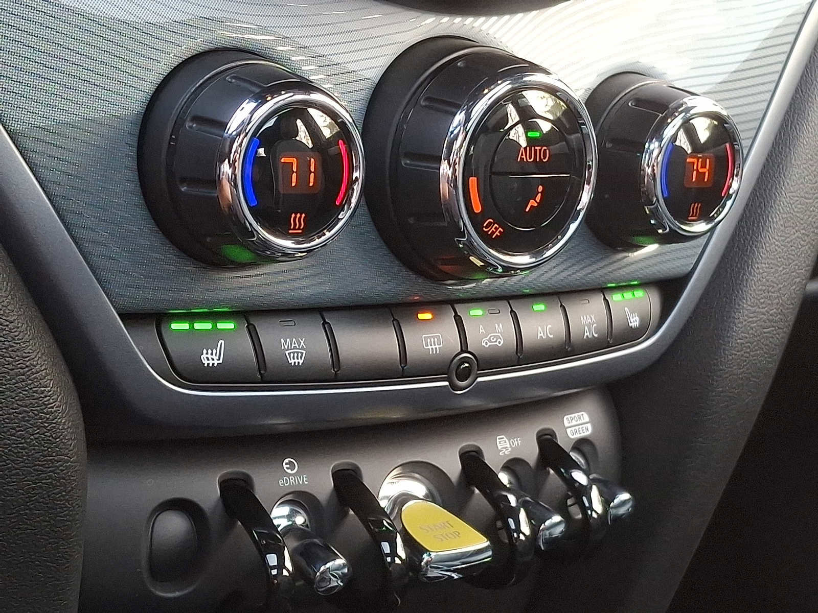 Certified 2023 MINI Cooper Countryman SE w/ Mini Untamed Edition image 12