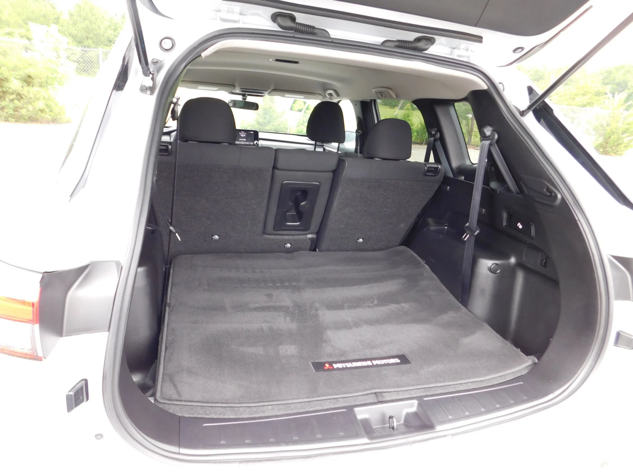Used 2024 Mitsubishi Outlander ES AWD/4WD image 8