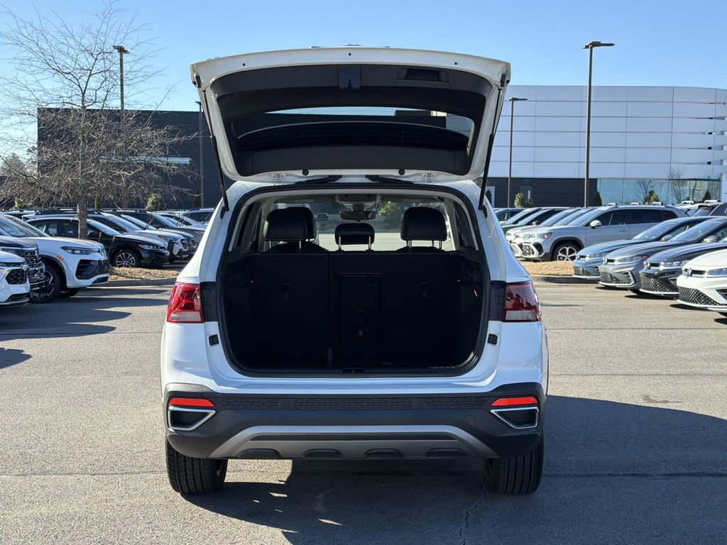 Used 2023 Volkswagen Taos SE image 15