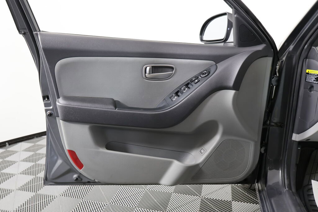 Used 2009 Hyundai Elantra SE FWD image 12