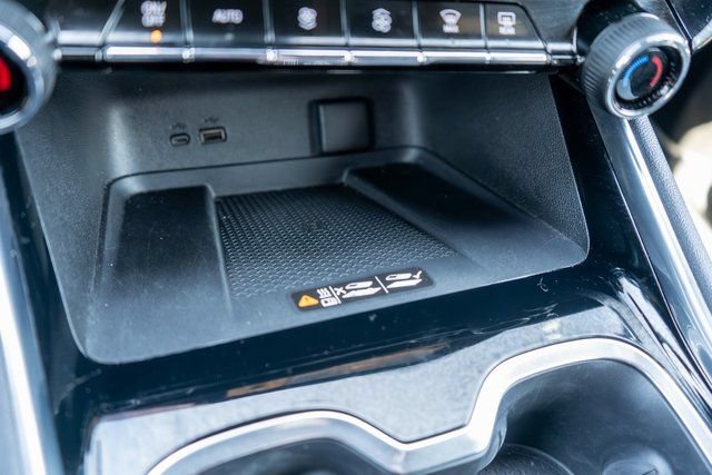 Used 2024 Chevrolet Traverse Z71 AWD/4WD image 26