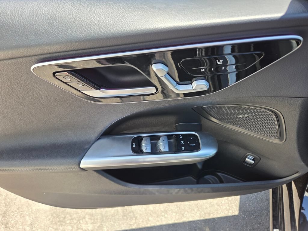 Used 2025 Mercedes-Benz C 300 4MATIC Sedan image 23