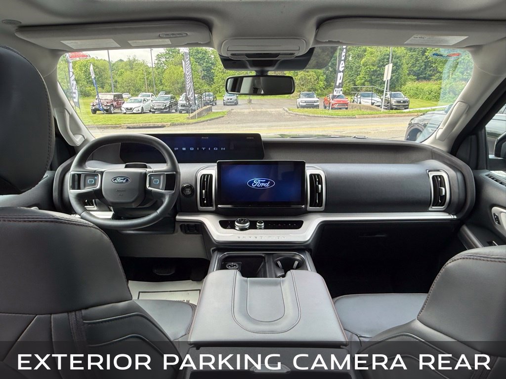 Used 2025 Ford Expedition Active AWD/4WD image 9