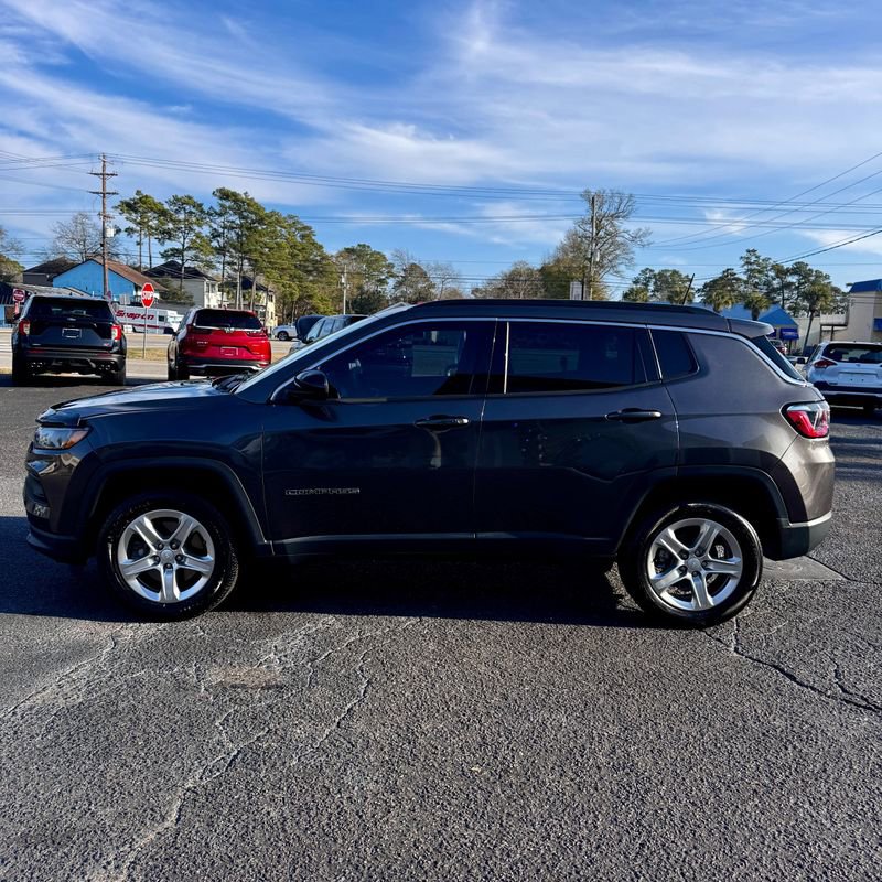 Used 2023 Jeep Compass Latitude image 4