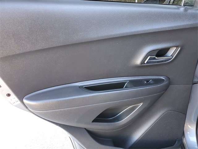 Used 2019 Chevrolet Trax LT w/ LT Convenience Package image 14