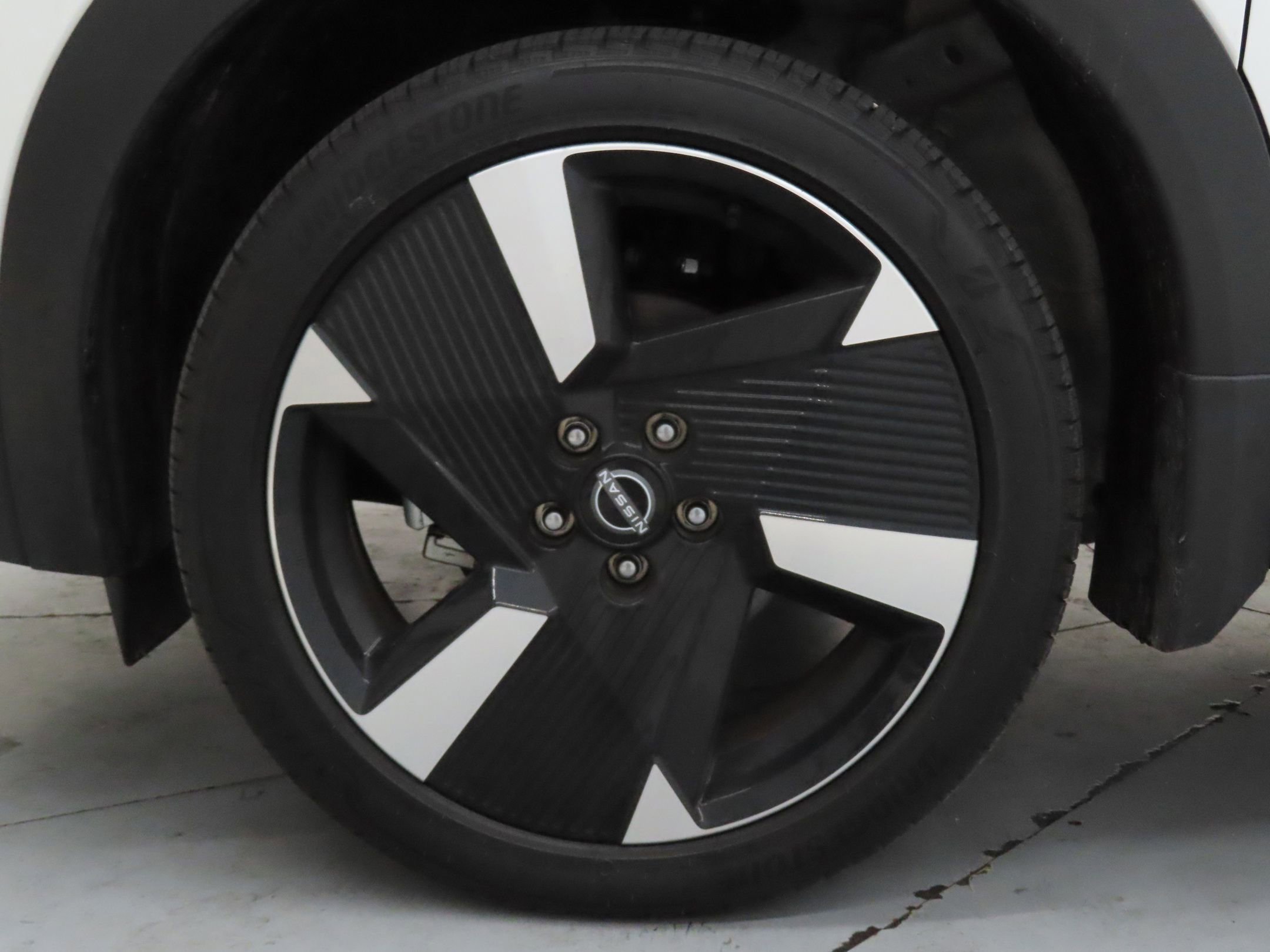 Used 2025 Nissan Kicks SR AWD/4WD image 28
