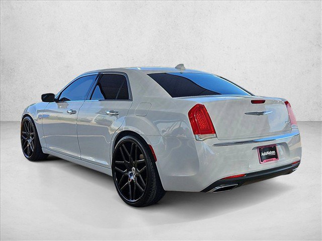 Used 2015 Chrysler 300 C RWD image 7