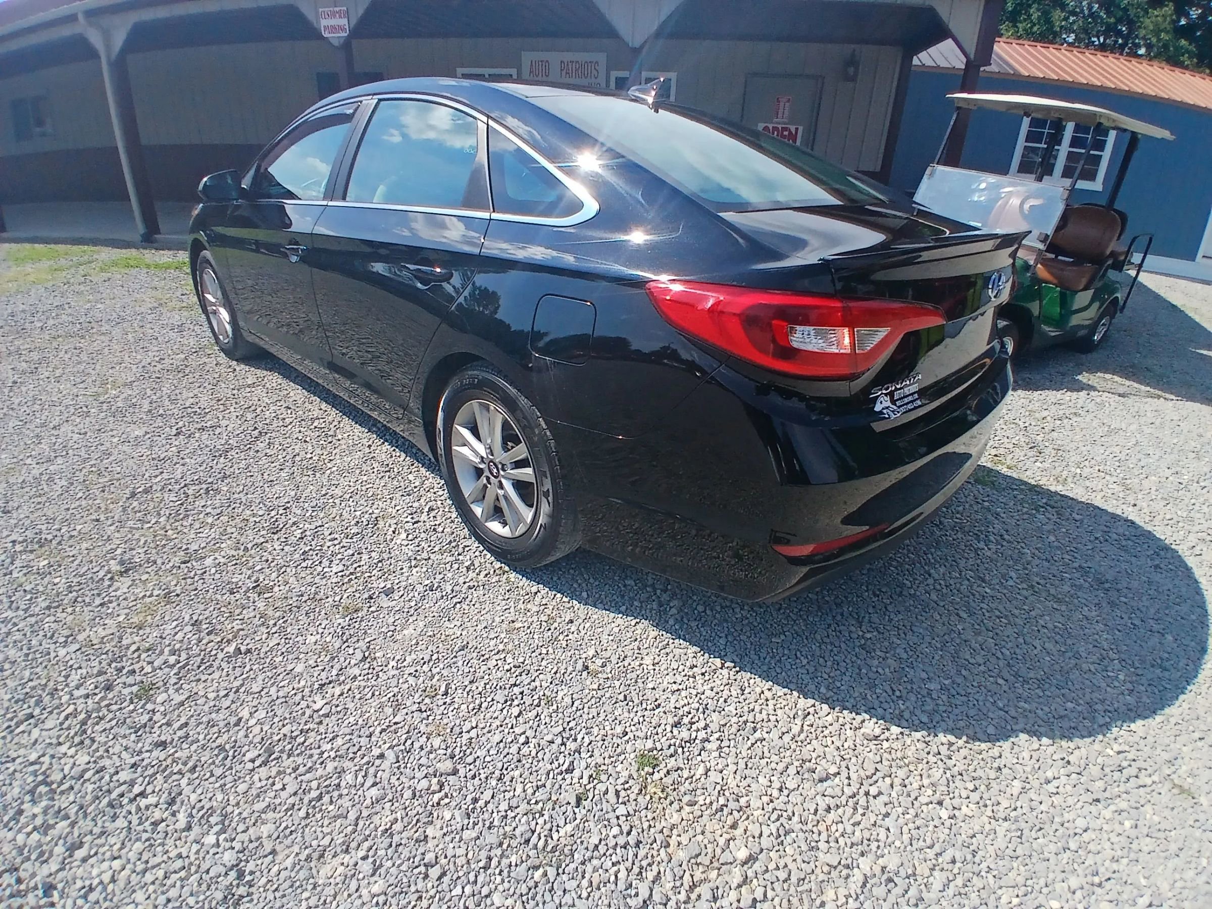 Used 2017 Hyundai Sonata SE image 2