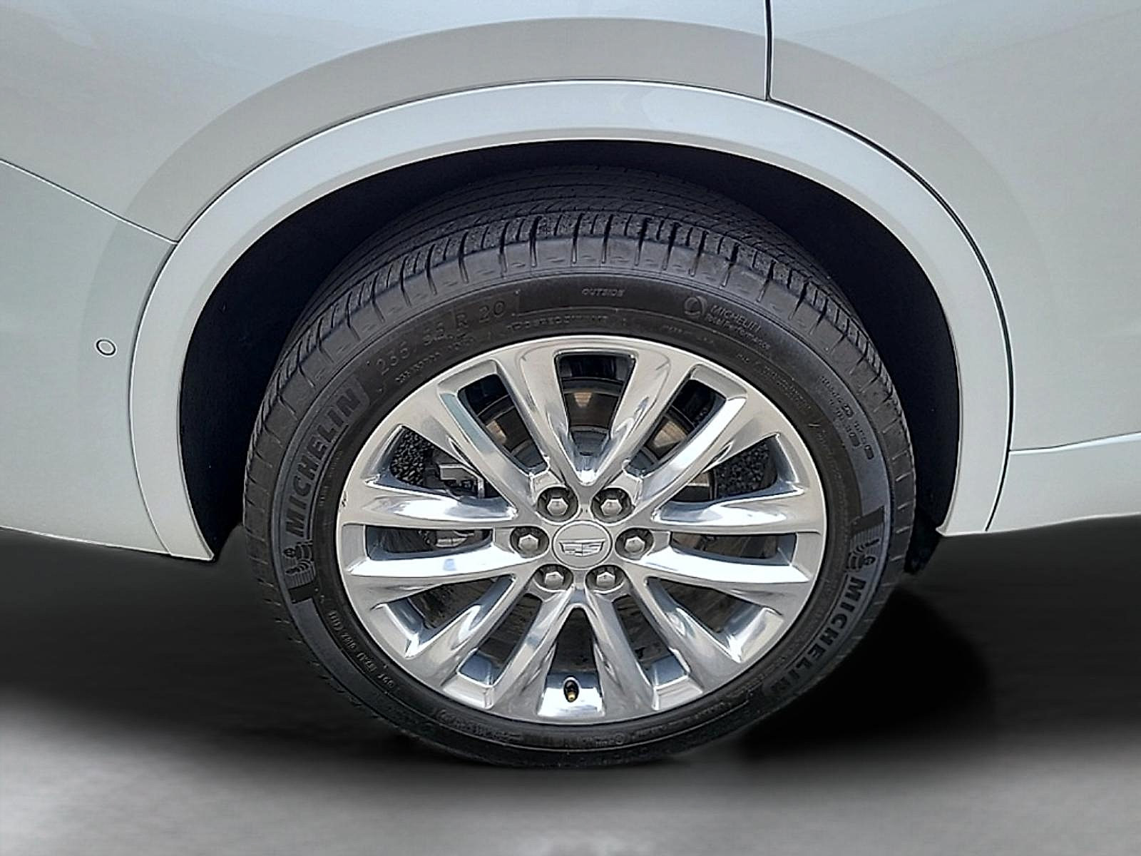 Certified 2024 Cadillac XT6 Premium Luxury w/ Technology Package AWD/4WD image 9