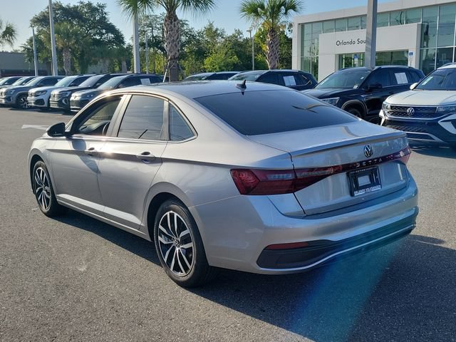 Certified 2026 Volkswagen Jetta SE FWD image 3