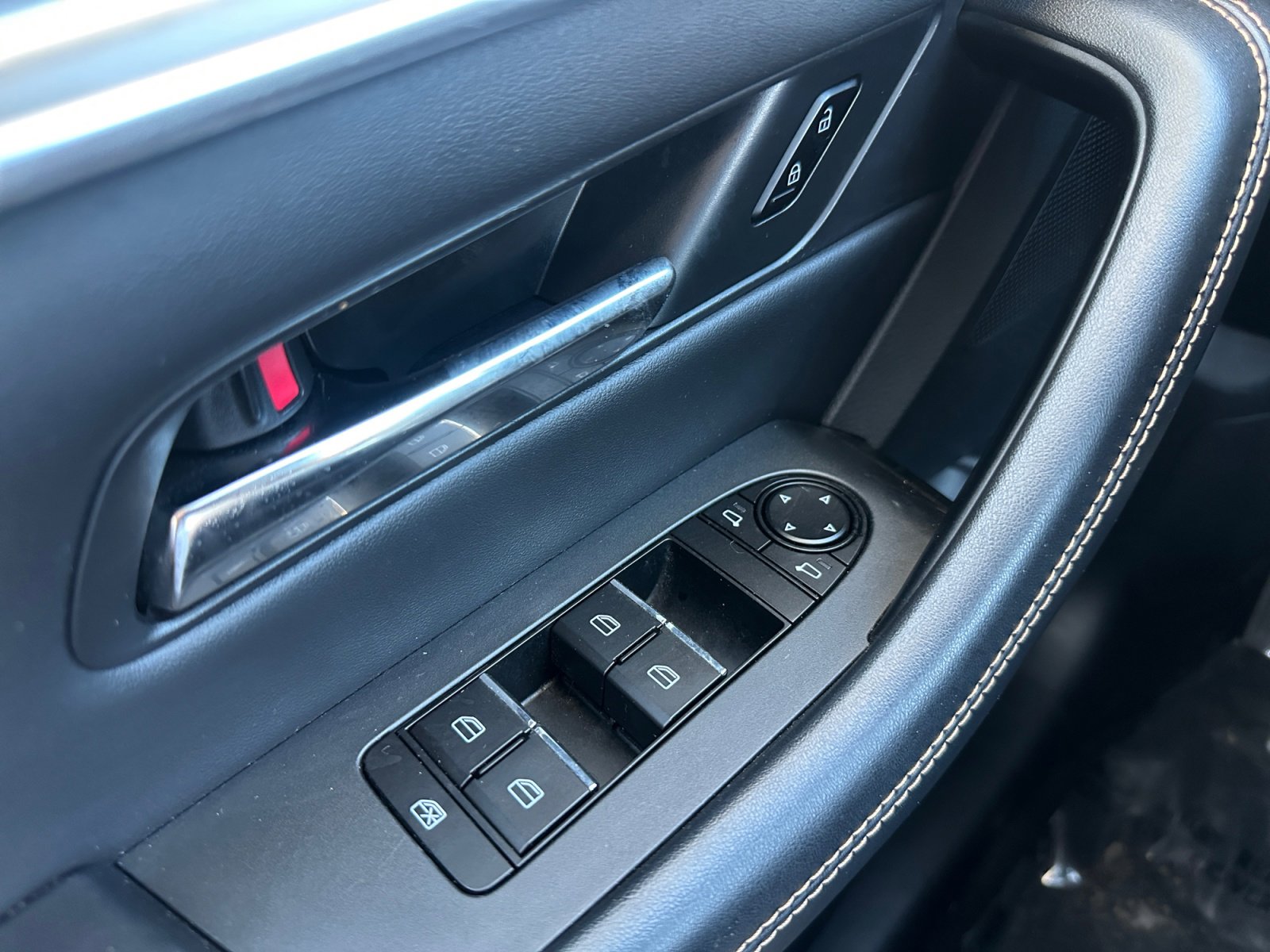 Used 2024 MAZDA CX-90 Plug-In Hybrid w/ Preferred image 16