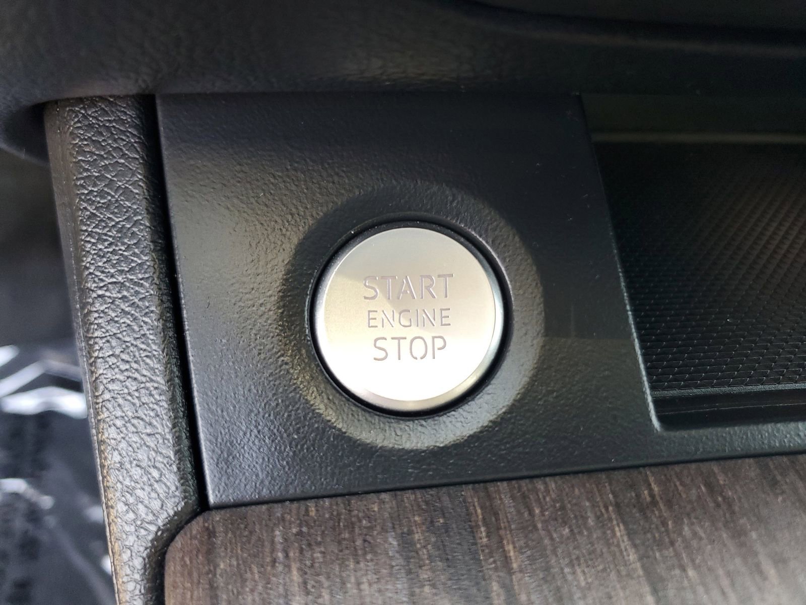 Used 2023 Audi Q5 e Premium w/ Convenience Package AWD/4WD image 28
