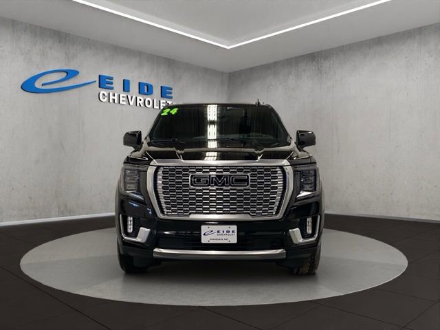 Used 2024 GMC Yukon XL Denali w/ Advanced Technology Package image 3