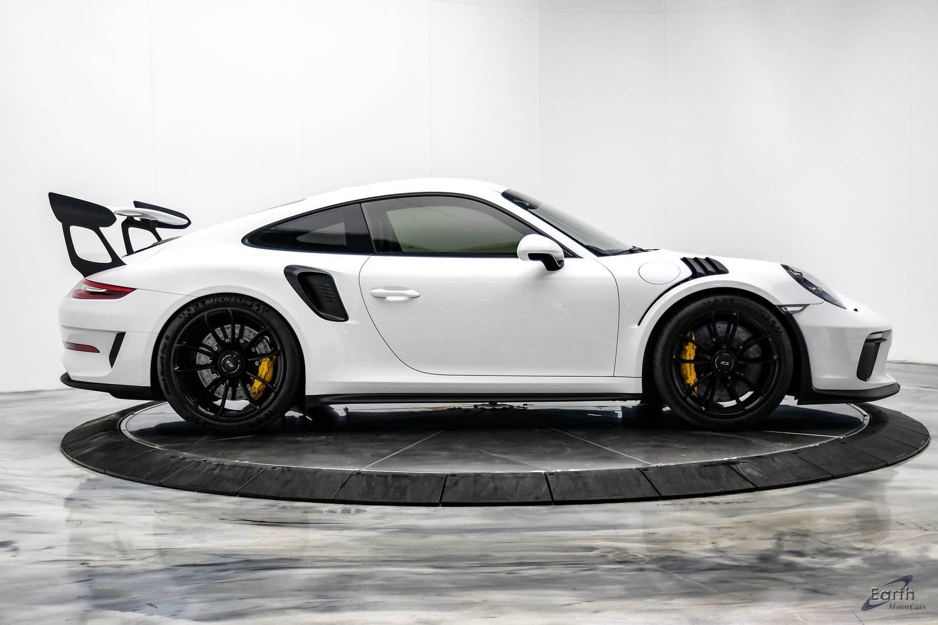 Used 2019 Porsche 911 GT3 RS RWD image 25