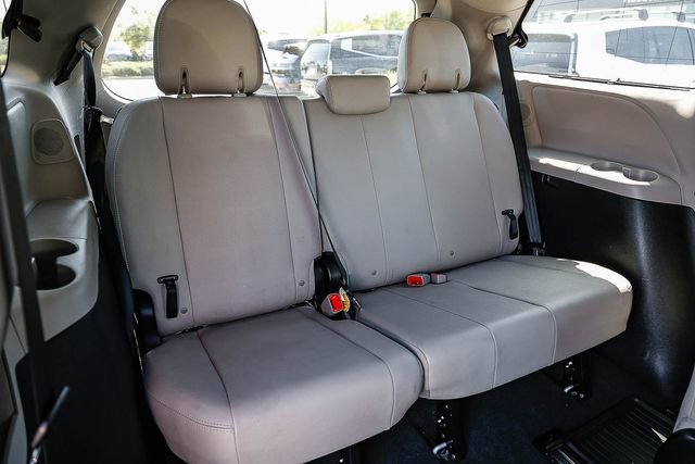 Used 2019 Toyota Sienna Limited Premium image 23