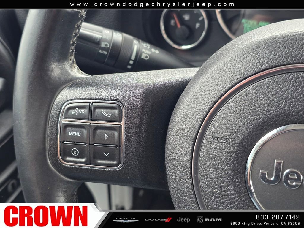 Used 2015 Jeep Wrangler Unlimited Sahara w/ Connectivity Group image 30