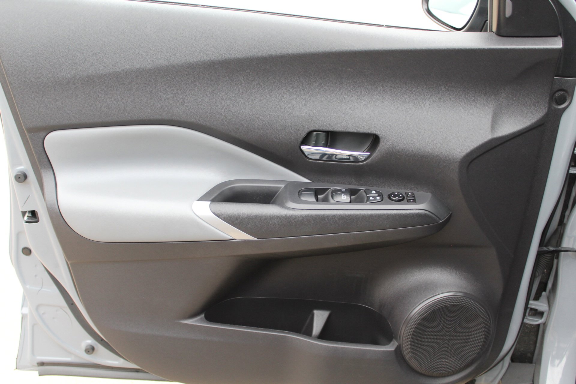 Used 2024 Nissan Kicks SR w/ SR Premium Package image 31