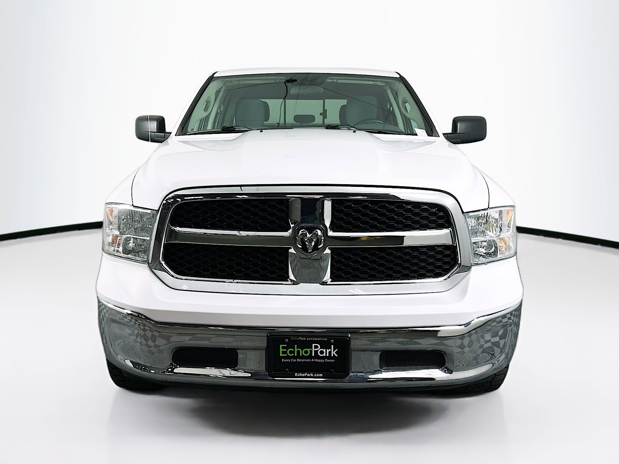 Used 2019 RAM 1500 Classic SLT image 2