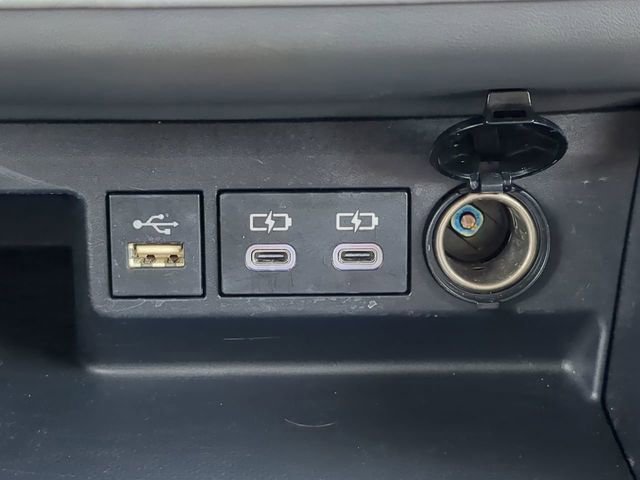 Used 2023 Toyota Highlander XLE image 28