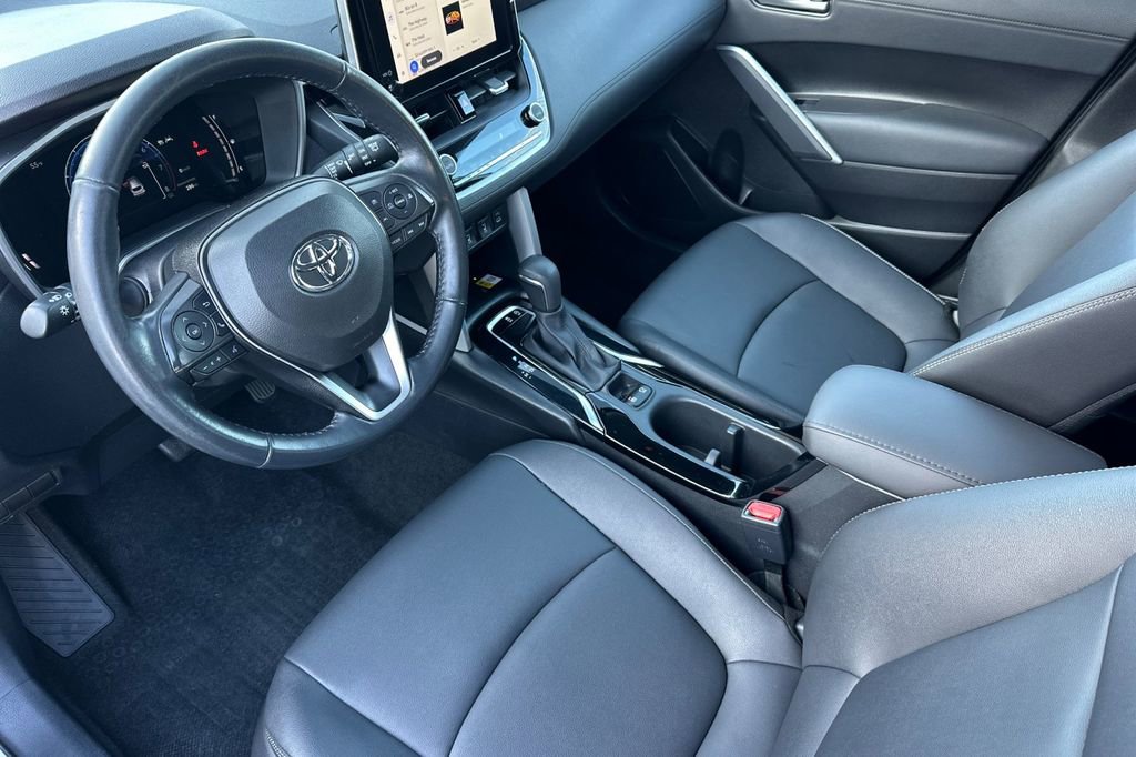 Used 2023 Toyota Corolla Cross XLE w/ Convenience Package image 10