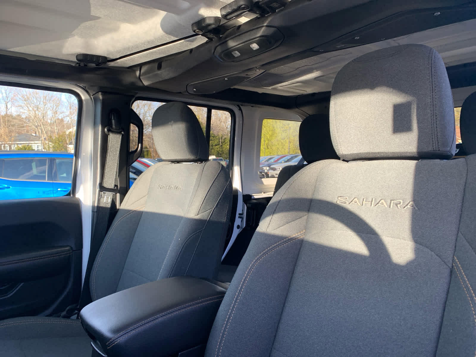 Used 2024 Jeep Wrangler Sahara image 13