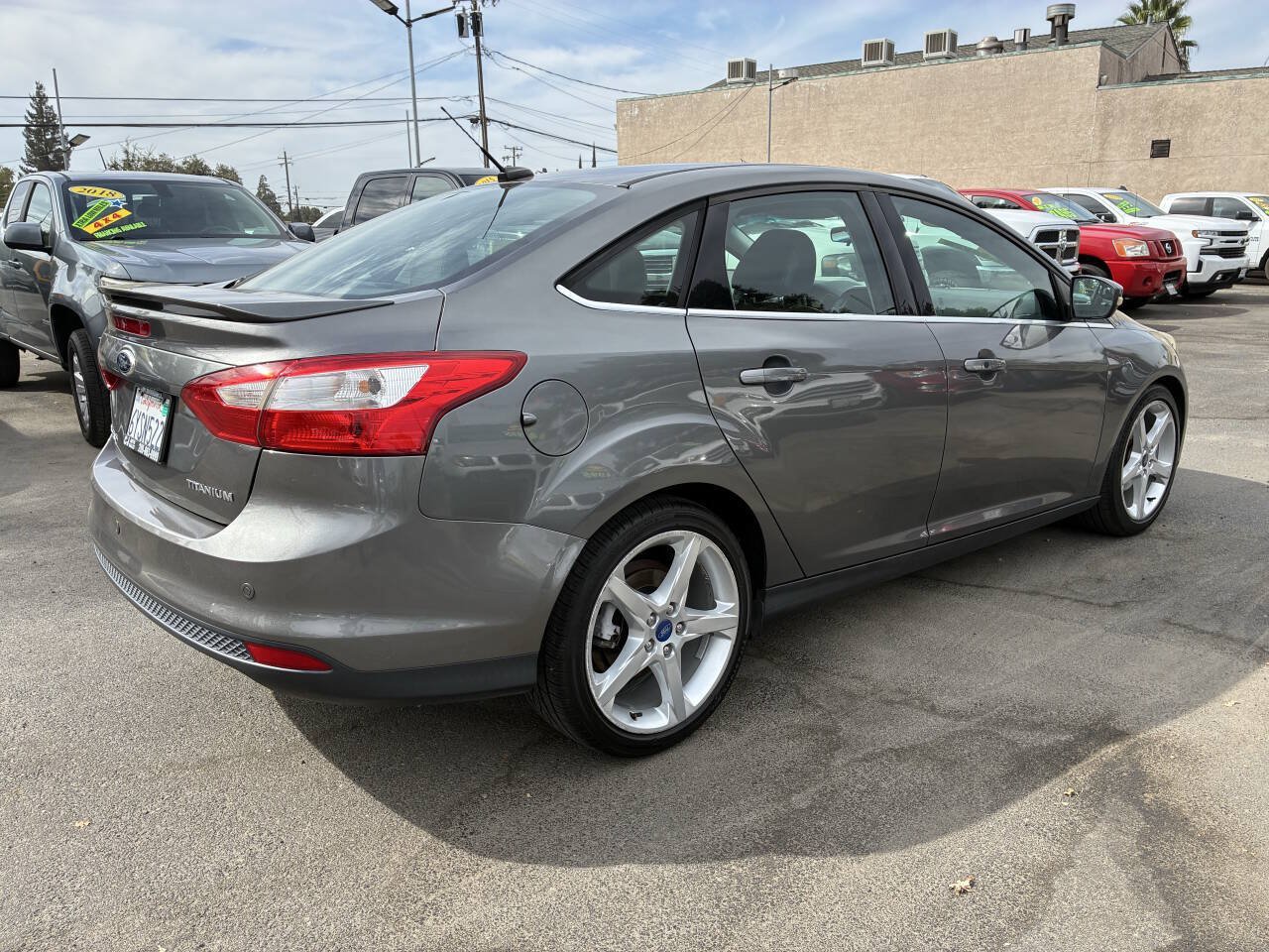 Used 2013 Ford Focus Titanium w/ Titanium Handling Pkg FWD image 2