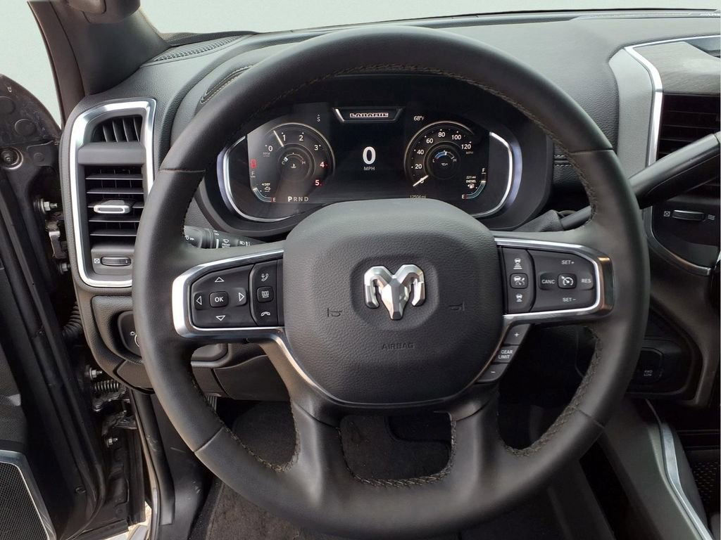 Used 2025 RAM 2500 Laramie AWD/4WD image 5