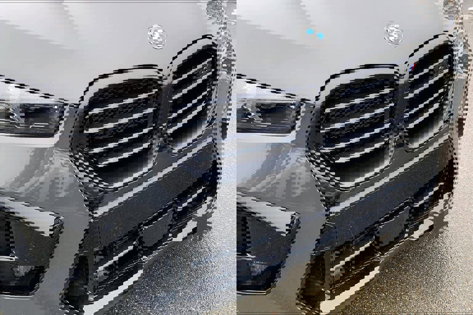 Used 2025 BMW X5 M Competition w/ Executive Package image 31