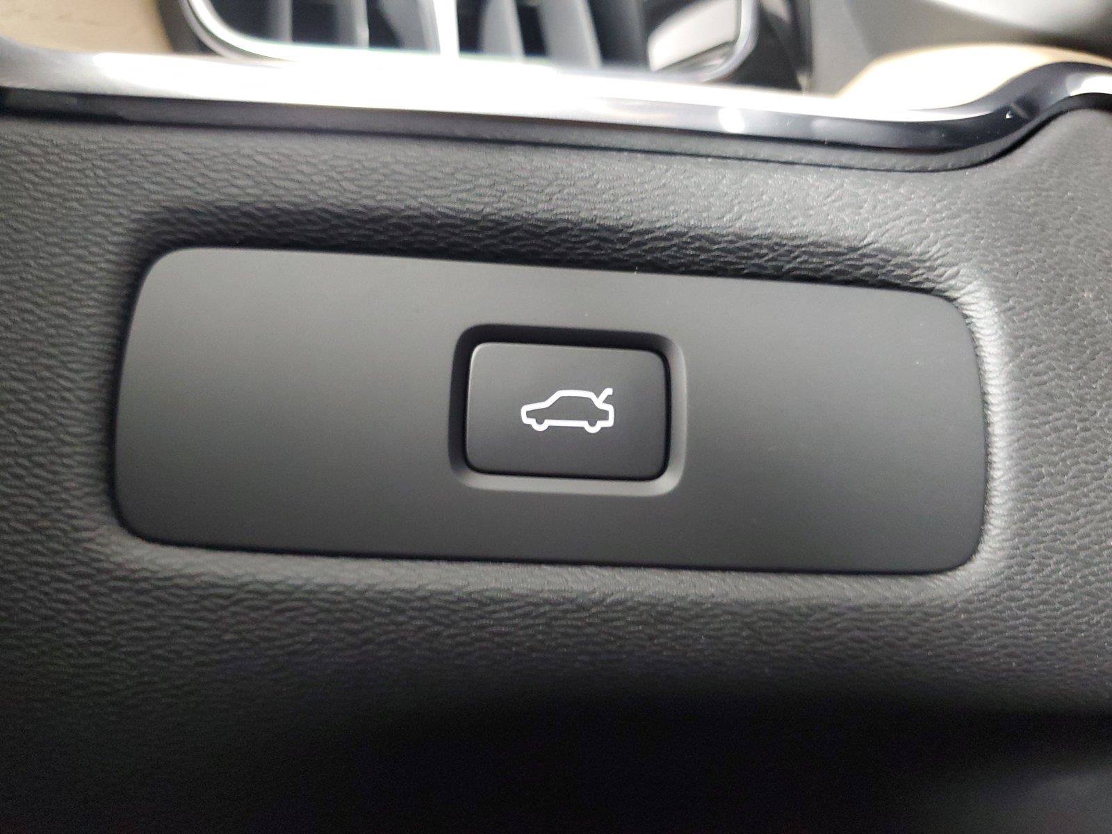 New 2027 Volvo XC60 B5 Ultra AWD/4WD image 35