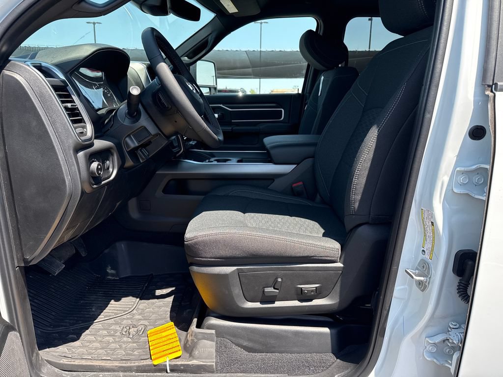 New 2026 RAM 2500 Big Horn AWD/4WD image 24