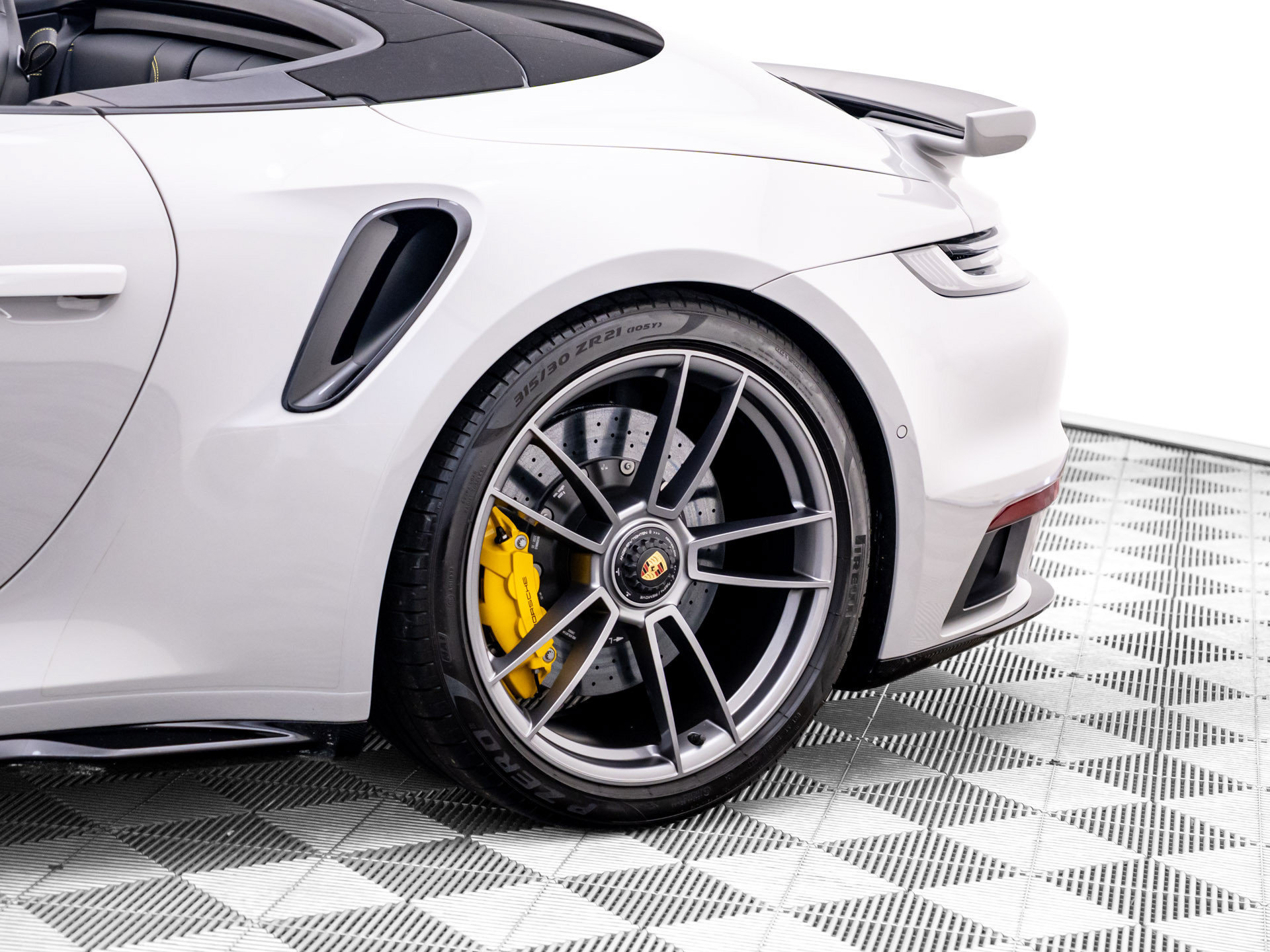 Certified 2022 Porsche 911 Turbo S AWD/4WD image 33