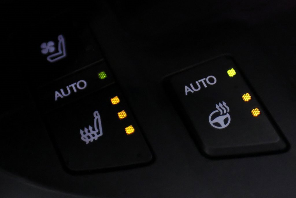 Used 2024 Lexus LX 600 4WD w/ Appearance Package image 35