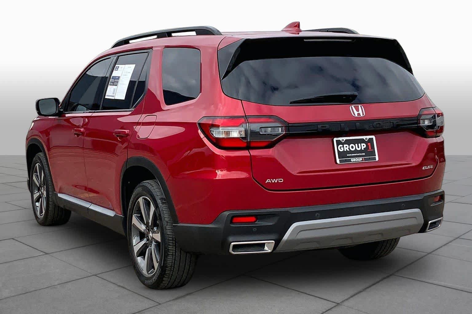 Used 2023 Honda Pilot Elite image 12