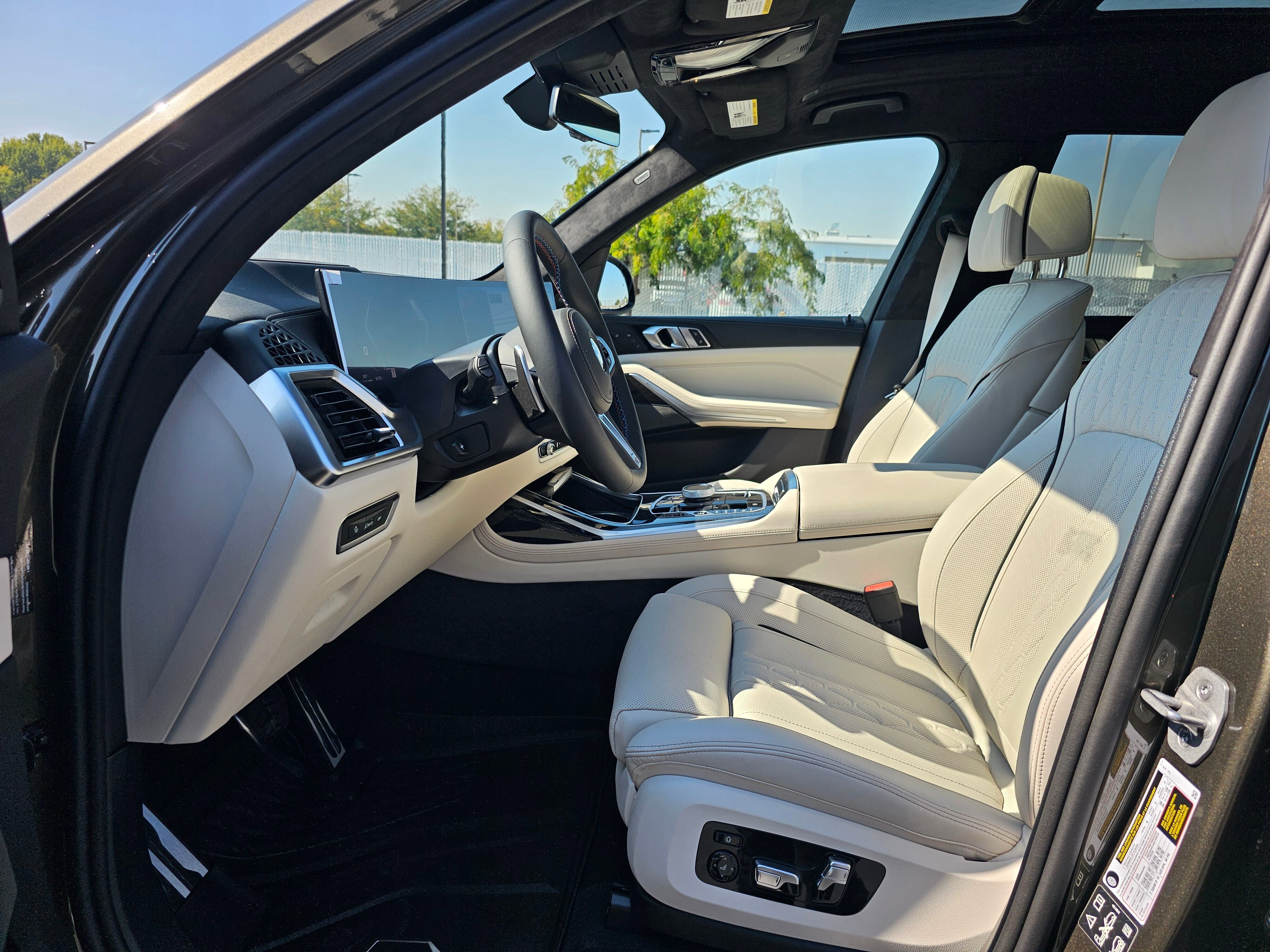 New 2026 BMW X7 M60i image 10